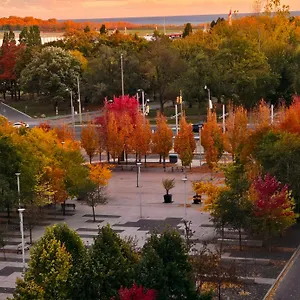  Apartment Lakeview In Downtown With Free Parking. Canada